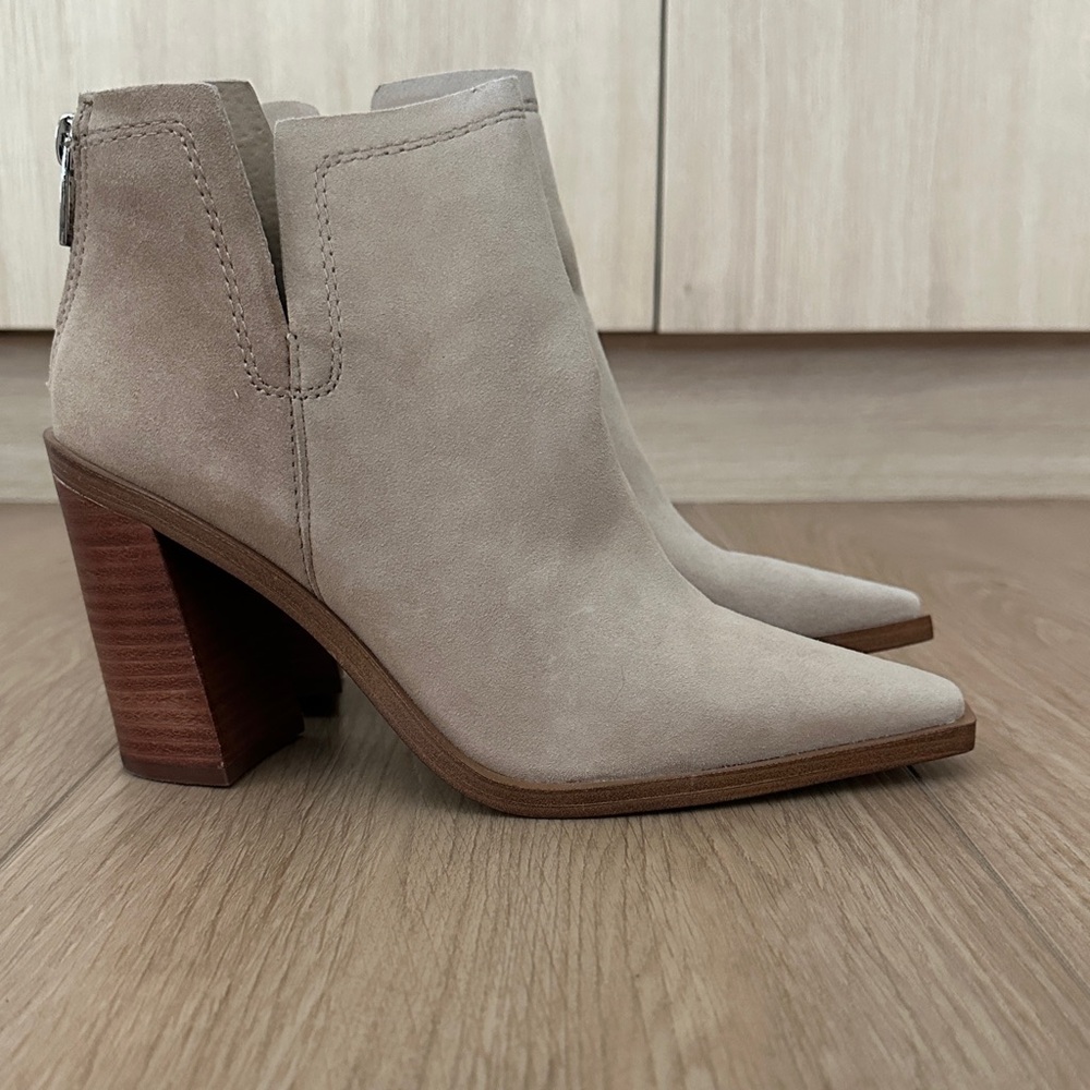 Vince Camuto Welland Bootie - Tortilla True Suede - Sz 7.5